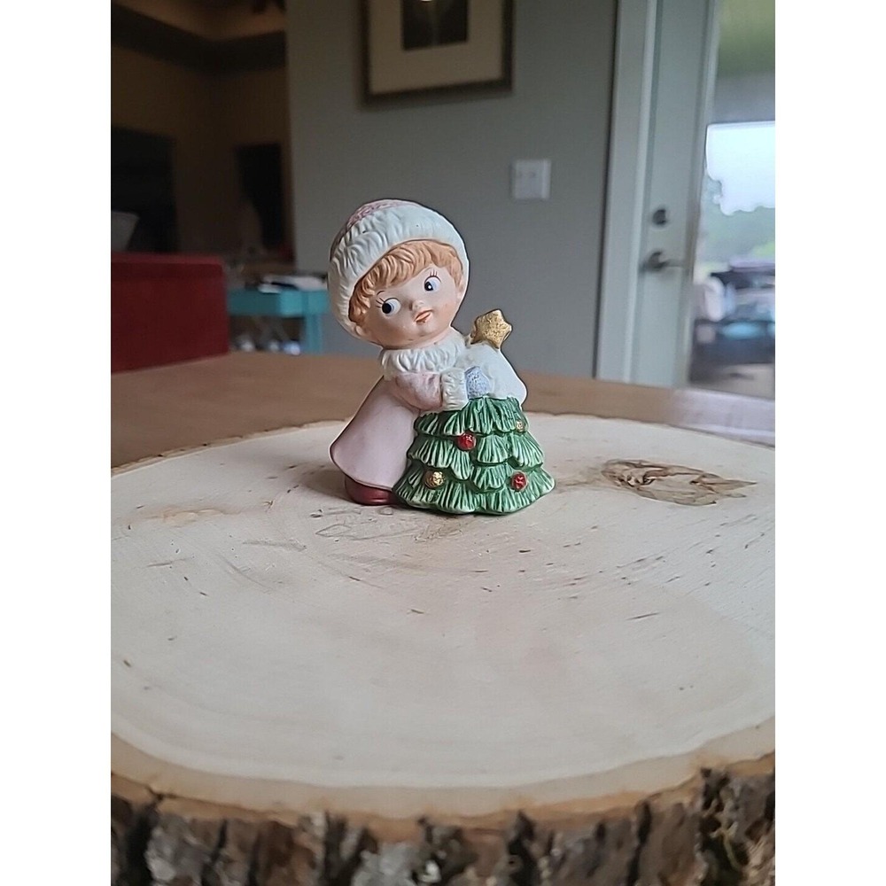 Vintage Christmas Figurine Homco Porcelain Hand Painted‎ Girl with Tree